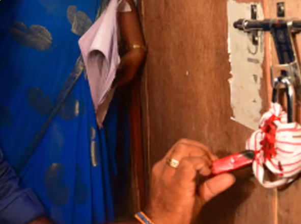    Noida authority seals three towers at Lotus Panache for ₹700 crore dues & illegal construction